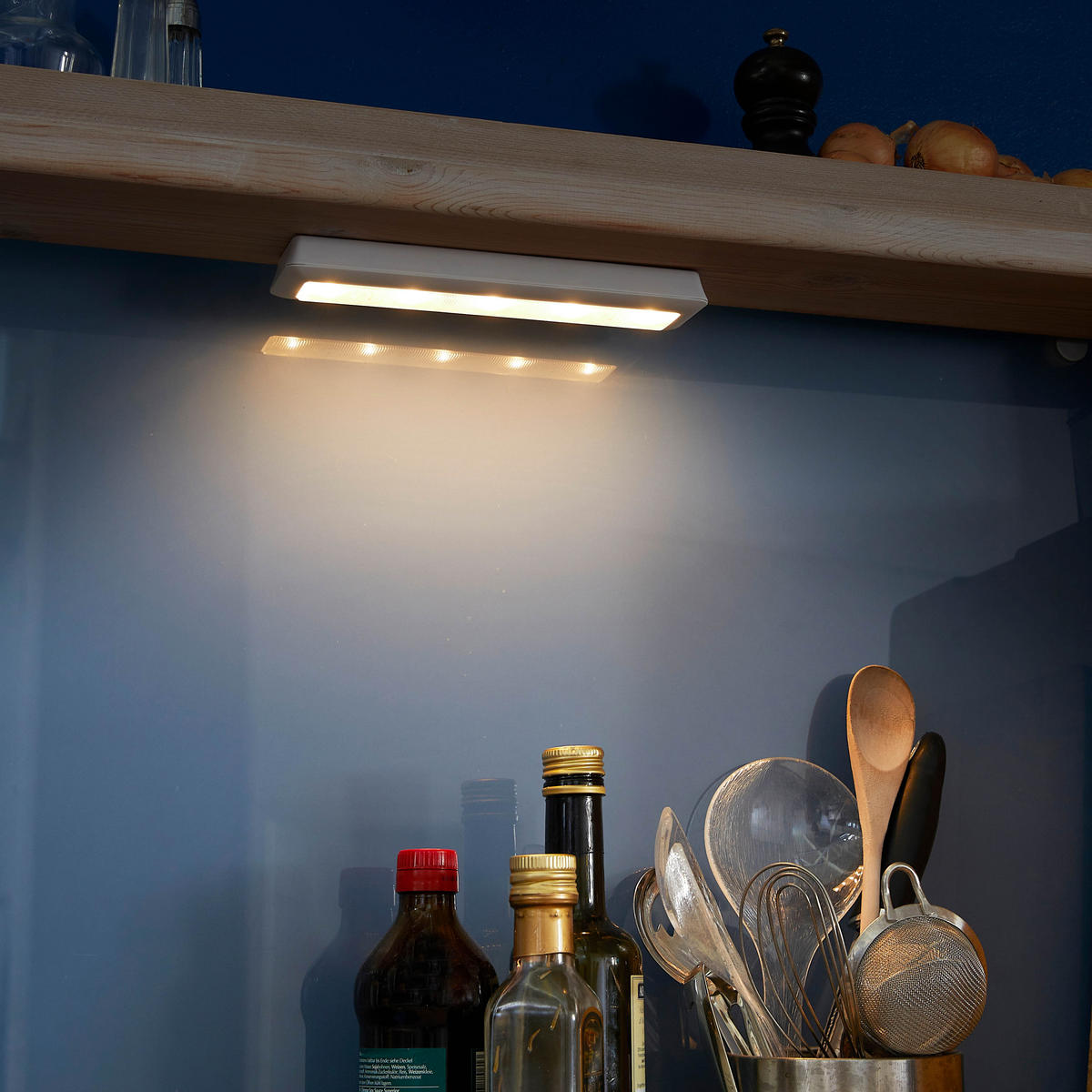 LED-BATTERIE-BELEUCHTUNGSSCHIENE - dimmbar mit Touch-Schalter für Kleiderschrank - Weiß, Kunststoff (6/30/3.5cm) - Northpoint