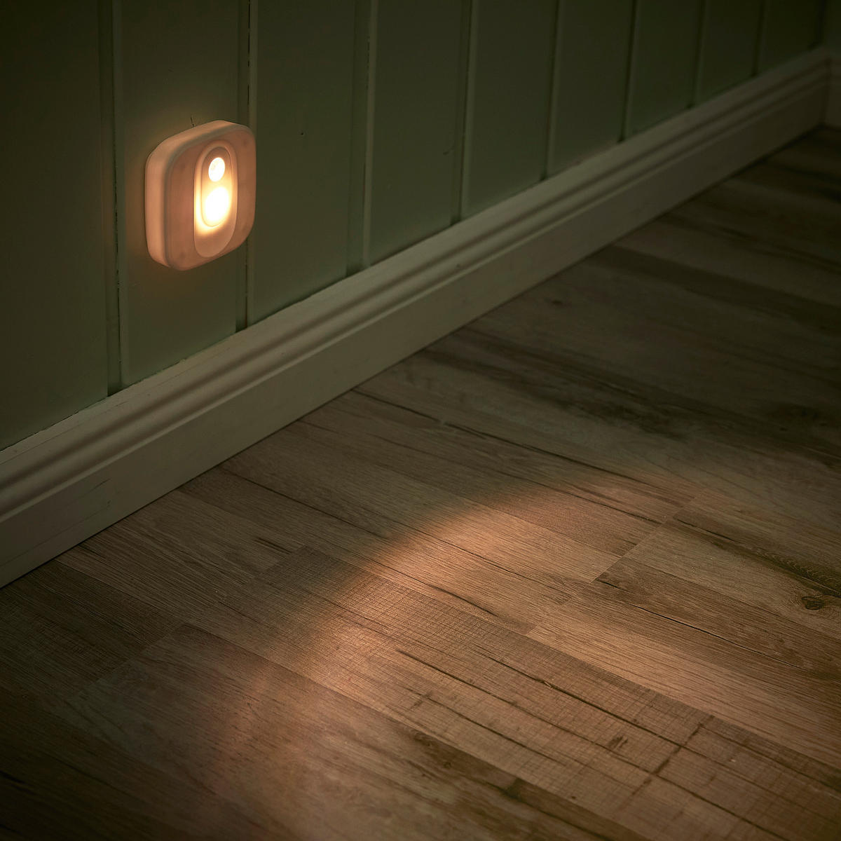 LED-SPOT-STRAHLER - batteriebetrieben mit Bewegungsmelder und Helligkeitssensor für Flur und Keller - Weiß, Kunststoff (7.5/7.5/2.9cm) - Northpoint