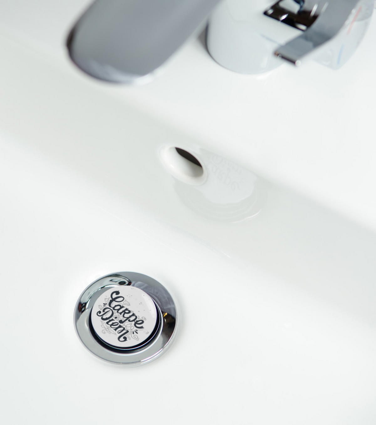 WASCHBECKENSTÖPSEL Carpe Diem - Weiß, Kunststoff/Metall (4/7/7cm) - Sanilo