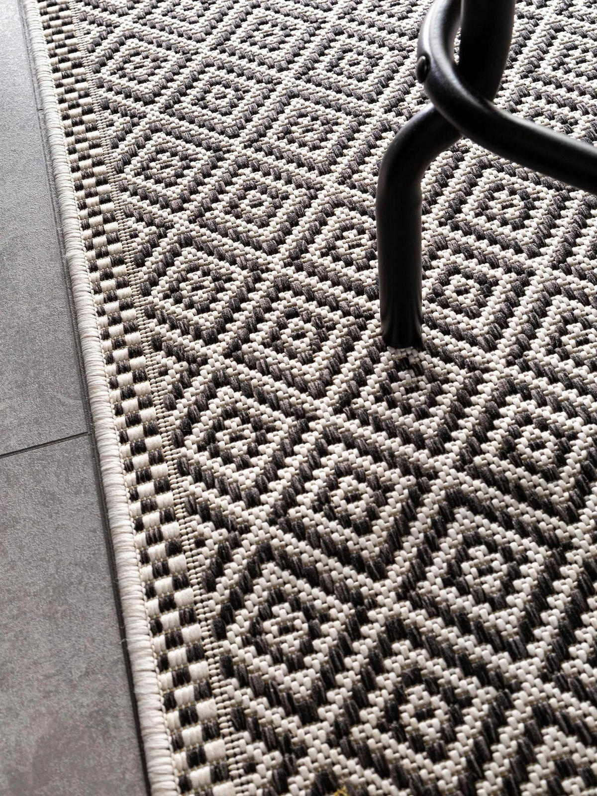 TEKAŠKI prt Cleo za notranjo in zunanjo uporabo, bela/črna, 80x240 cm - bela, umetna masa/tekstil (80/240cm) - benuta Nest