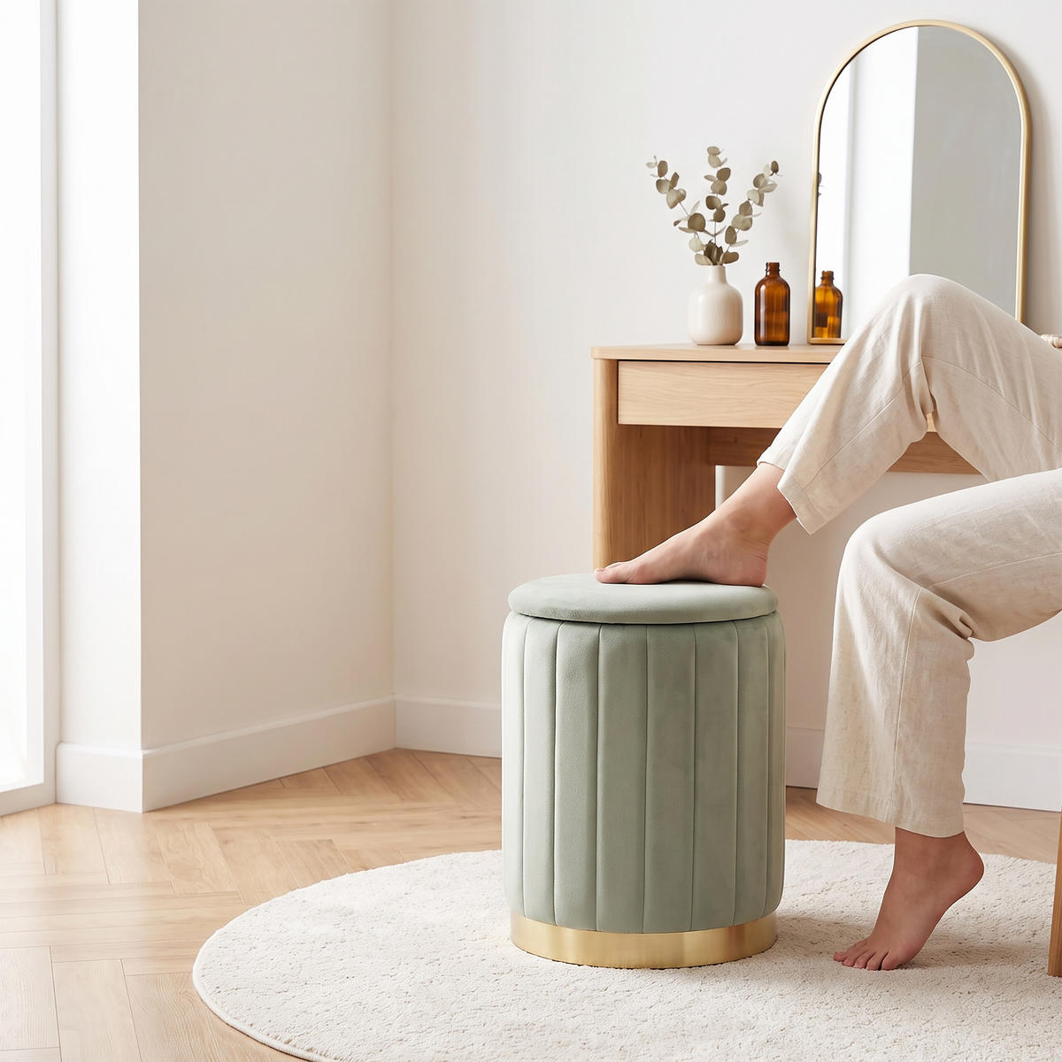 HOCKER Salbei Samt mit Stauraum goldfarbener Metallsockel - Grün, Holzwerkstoff/Textil (32/42/32cm) - Relaxdays
