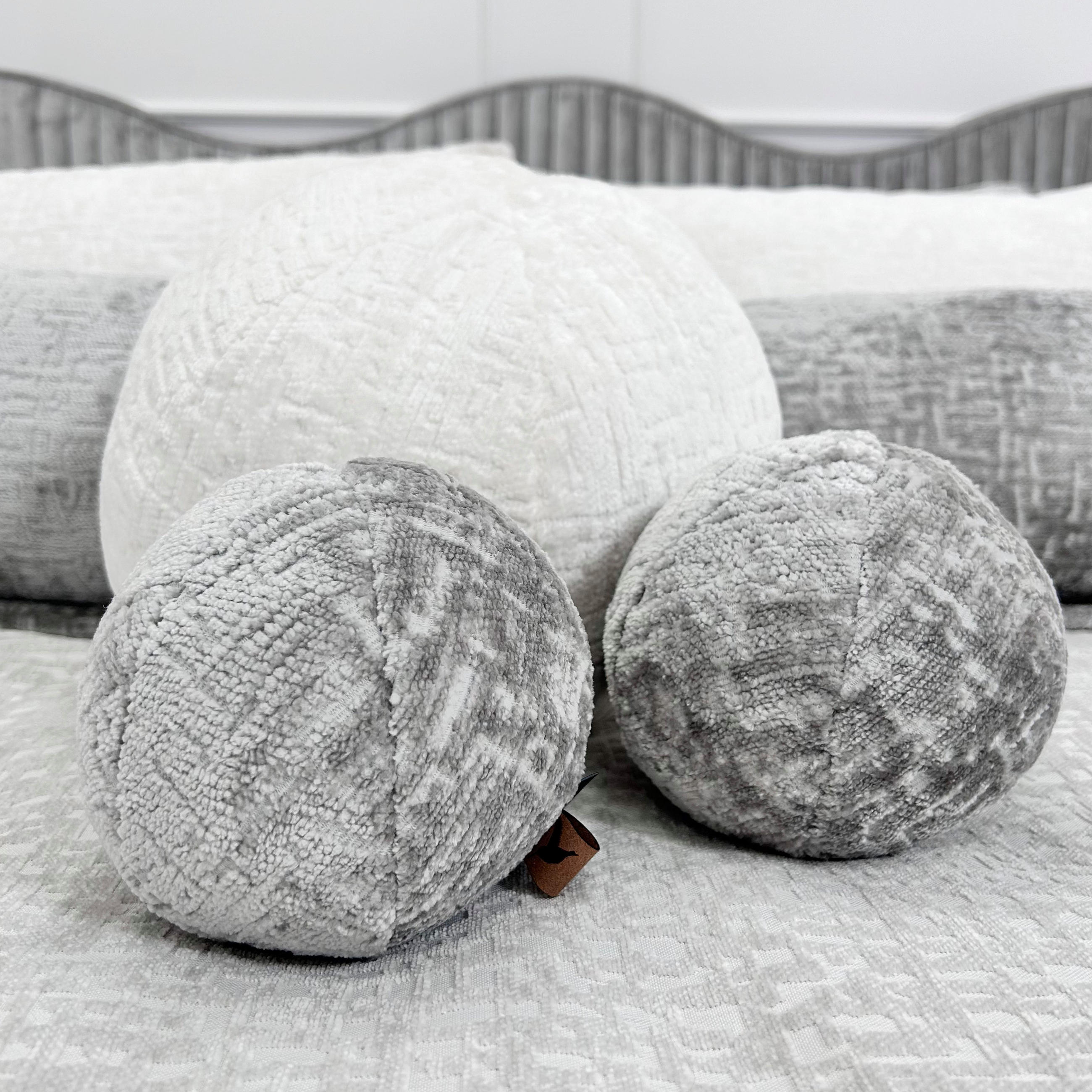 ZIERKISSSEN Happy Pill Grau 13 cm - Grau, Textil (13/13cm) - Maison de Reve