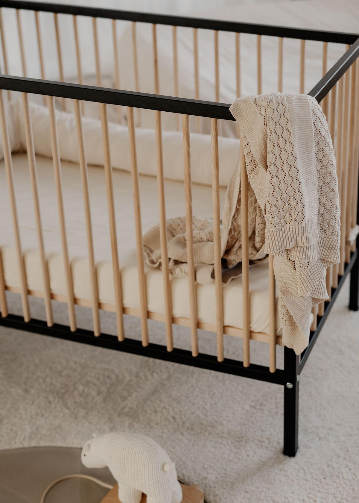 BEISTELLBETT mit Umbauseite - schwarz/natur - Dreamy 4 in 1 Bett - Schwarz/Naturfarben, Holz (120/90/60cm) - Sämann – make a difference.