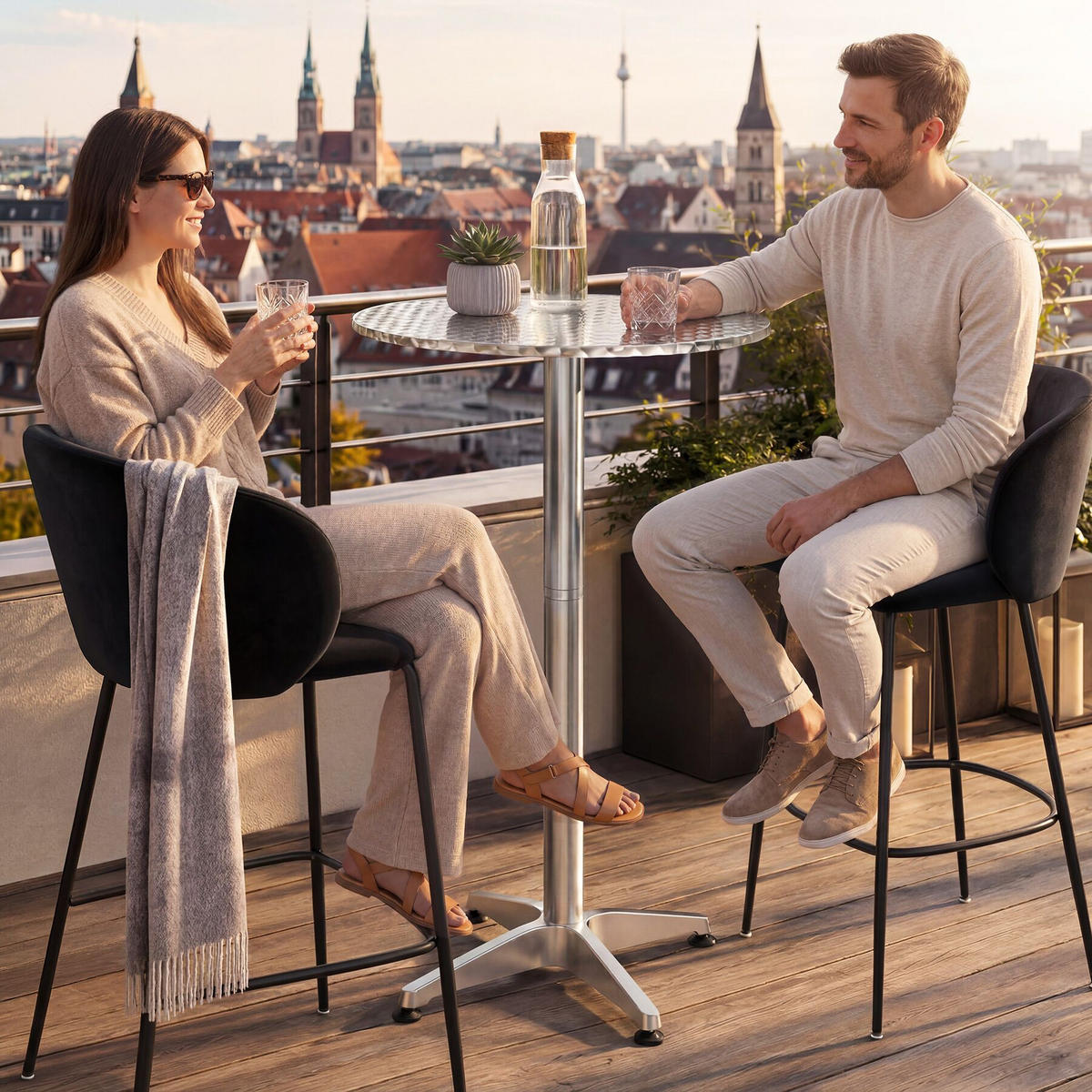BISTROTISCH aus Aluminium Frederic, höhenverstellbare Kunststofffüße, silber - Silberfarben, Holz (67/67/110cm) - tectake