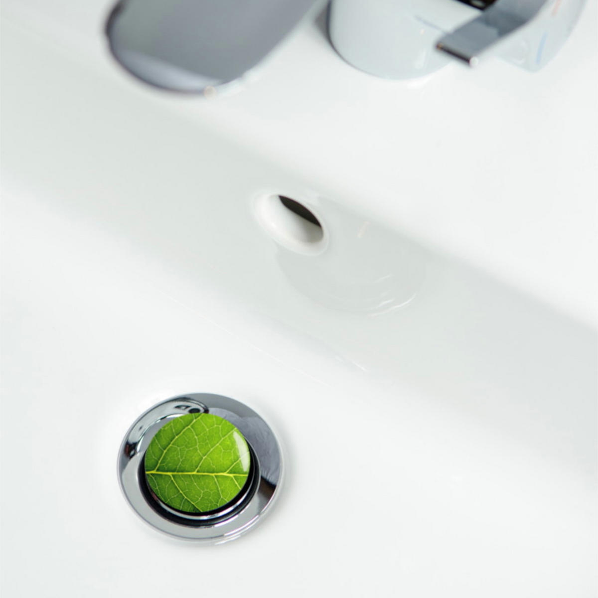 WASCHBECKENSTÖPSEL Blatt - Grün, Kunststoff/Metall (4/7/7cm) - Sanilo