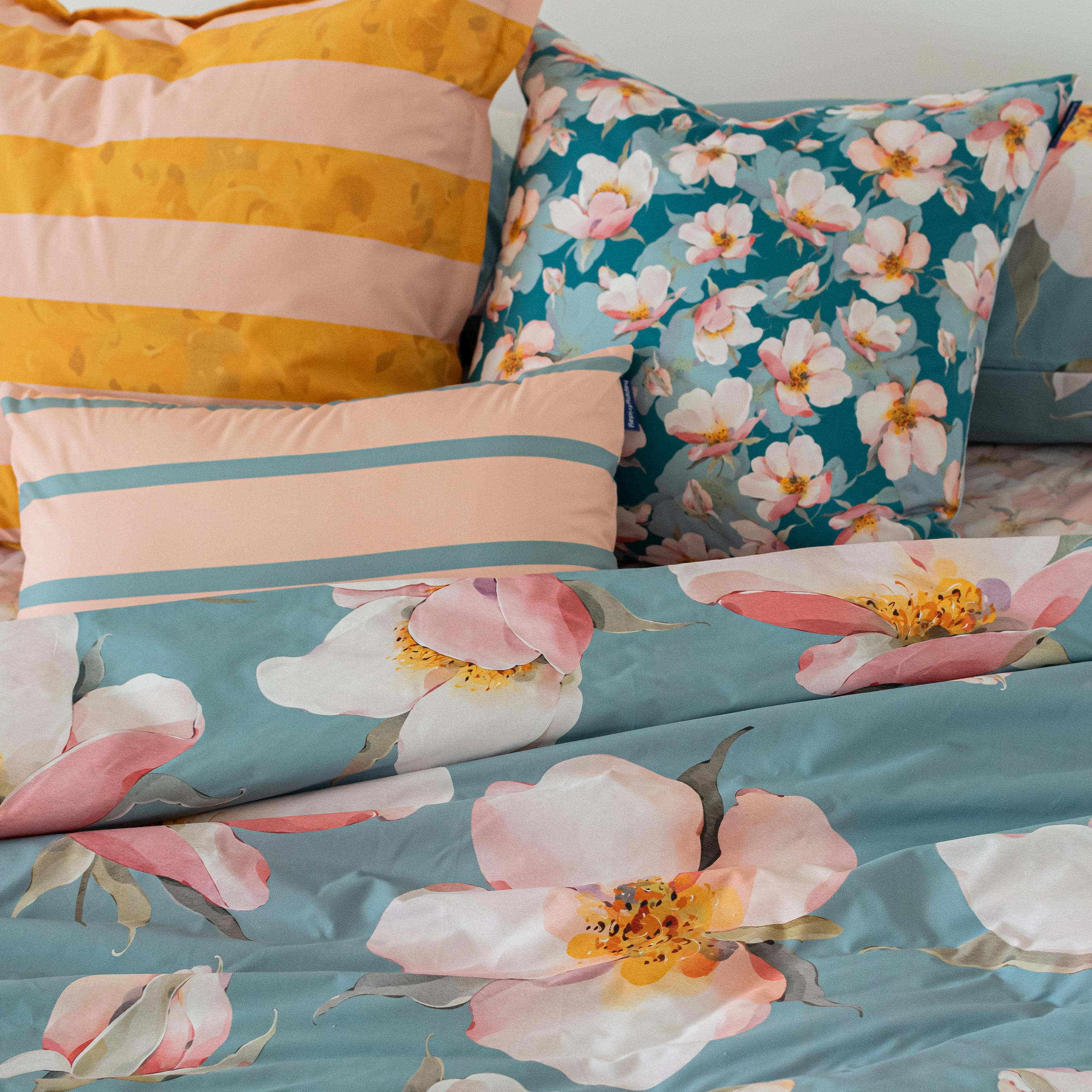 KISSENBEZUG spring blossom 50x50 + 50x30 cm mehrfarbig - Multicolor, Textil (50/50cm) - Happy Friday