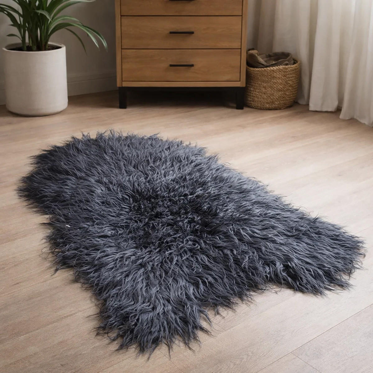 LAMMFELL Island Langhaar natur lockig weich Premium Silber Grau ca. 115 cm - Grau, Fell (65/115cm) - Provellus