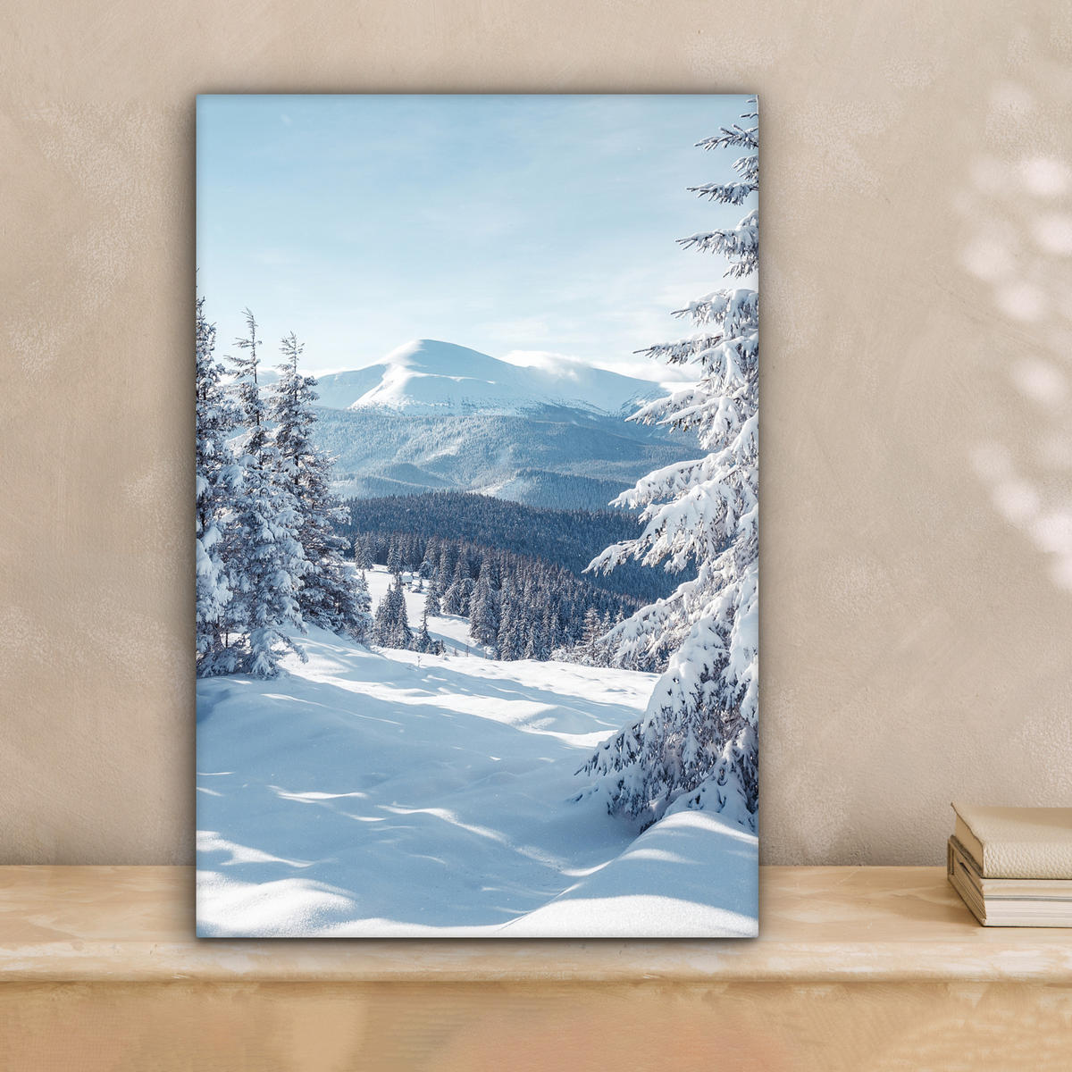 LEINWANDBILD Winterlandschaft - Natur - Berge - Bäume - Schnee Deko Wohnzimmer 20x30 cm - Hellblau, Textil (20/30cm) - MuchoWow