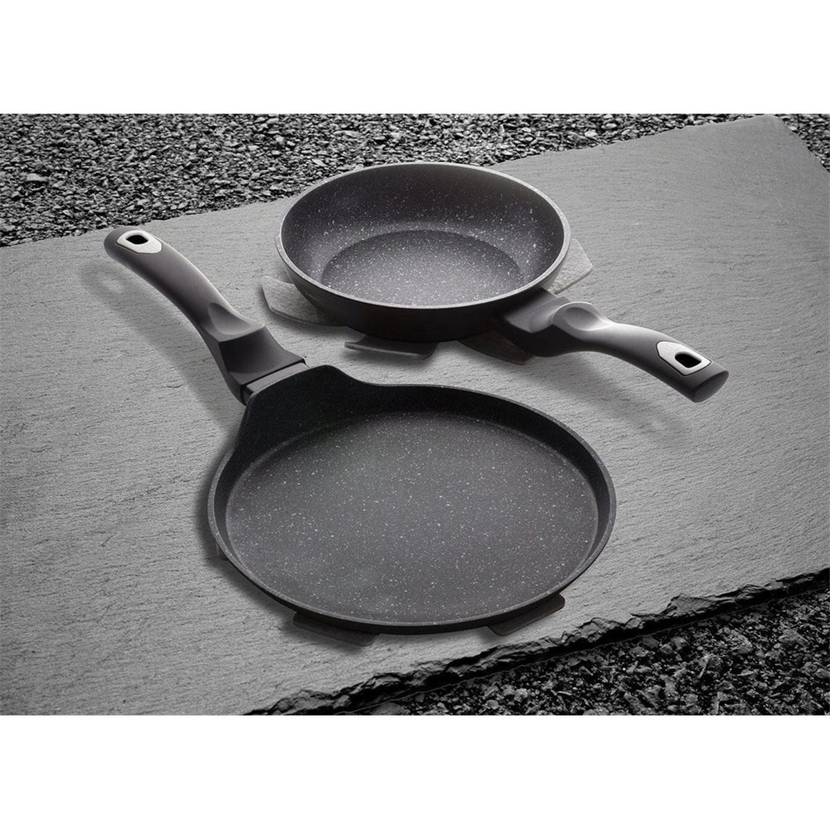 PFANNE Schwarz 28/28/5.2 cm BH1845 - Schwarz, Metall (28cm) - Berlinger Haus