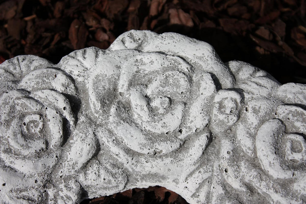 STEINFIGUR Türkranz Rosenkranz aus massiven Steinguss frostfest - Grau, Stein (28/4/28cm) - stoneandstyle