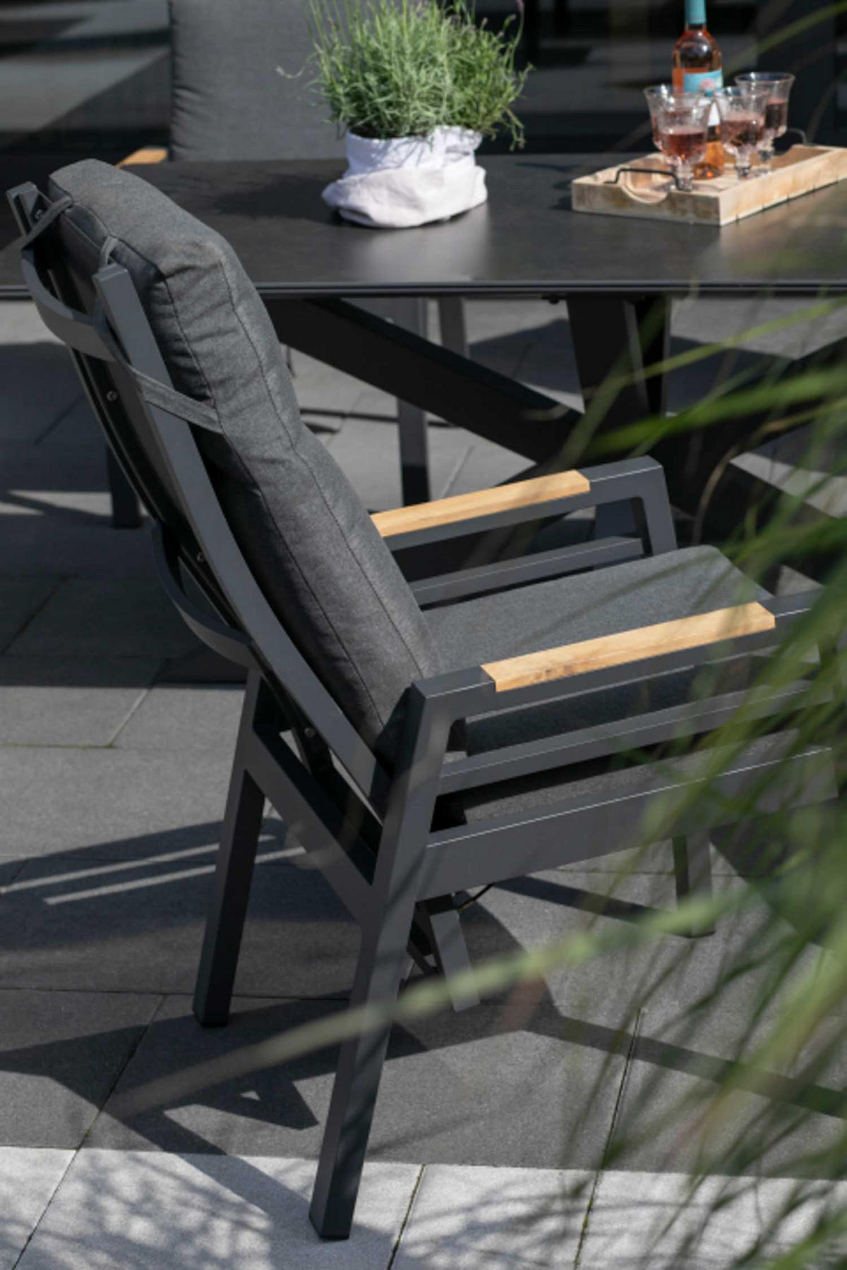 GARTENMÖBELSET Relaxsessel Sevilla mit Tisch Malaga 200 x 90 cm - Grau, Metall - Mr. Deko