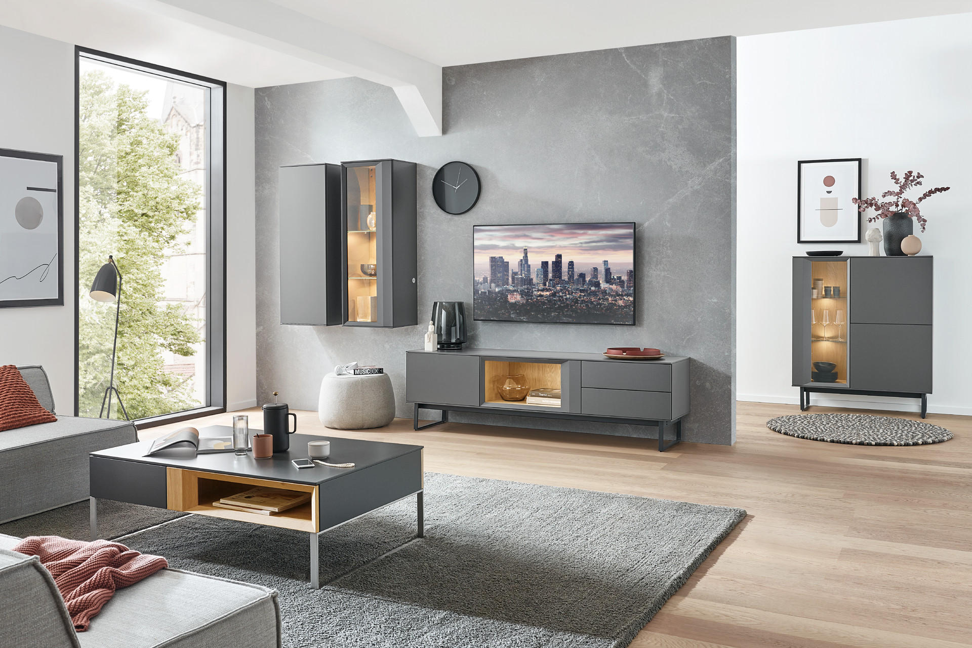 Šedý obývací pokoj inspirace