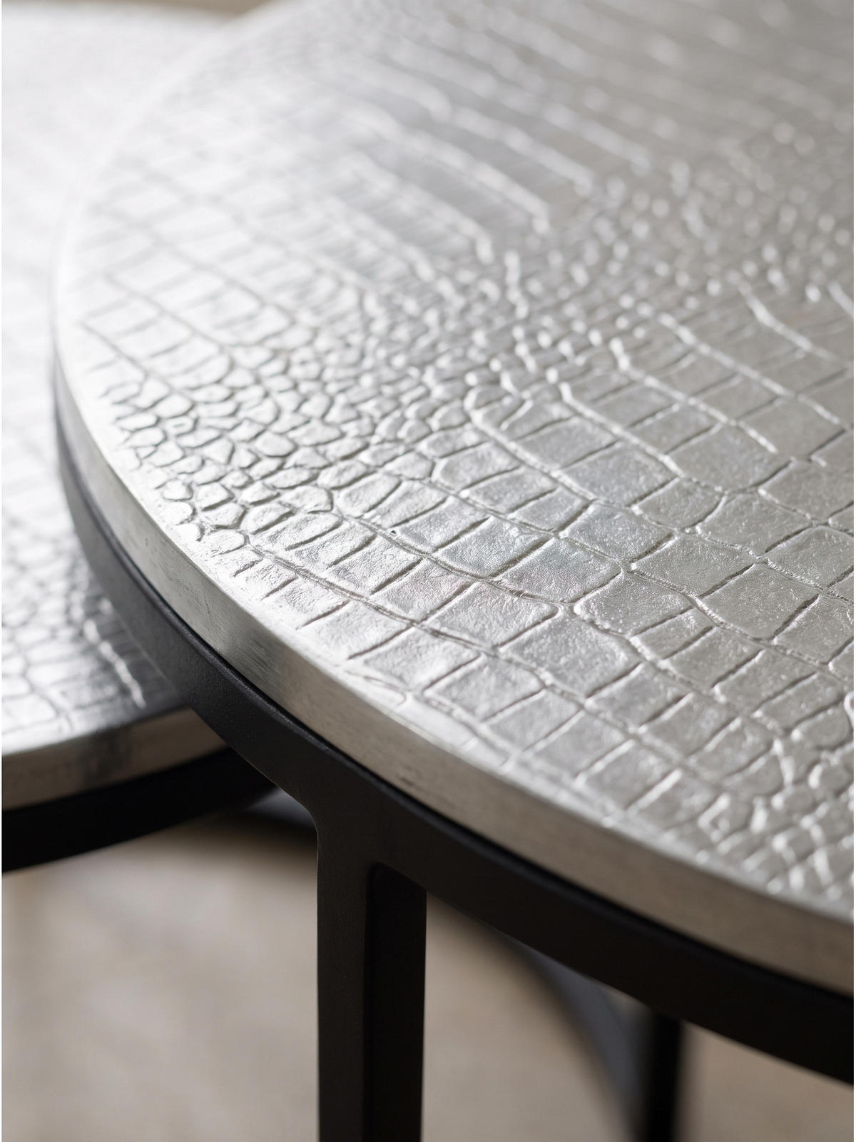 COUCHTISCHE 2er-Set VIENNE, Aluminium, handgefertigt, Silber, Ø 60 x 45 cm - Silberfarben/Schwarz, Metall (60/60/45cm) - KADIMA DESIGN