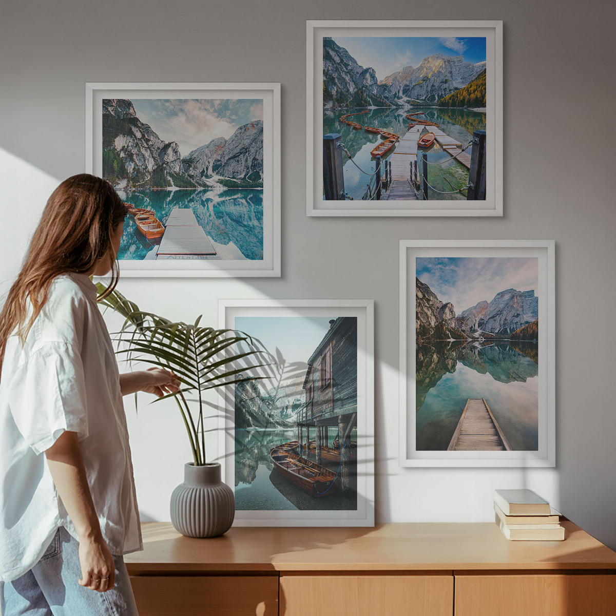 WANDBILDER 4er-Set - 50x50 cm & 40x60 cm Weißer Rahmen - See Berge Holzboote - Weiß, Kunststoff (50/50cm) - ArtPrintCave