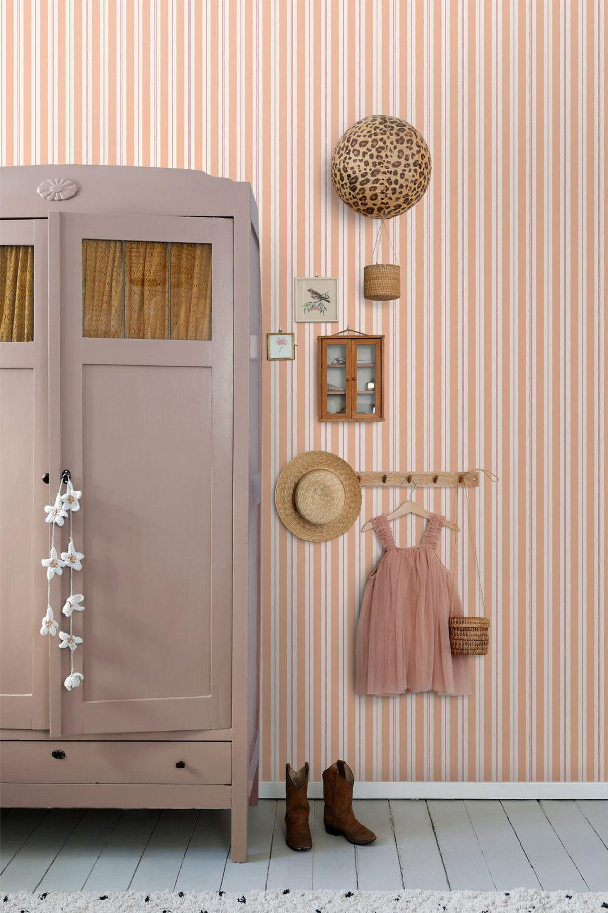 TAPETE Streifen 50 x 900 cm - Pink, Papier (50/0.1cm) - ESTAhome