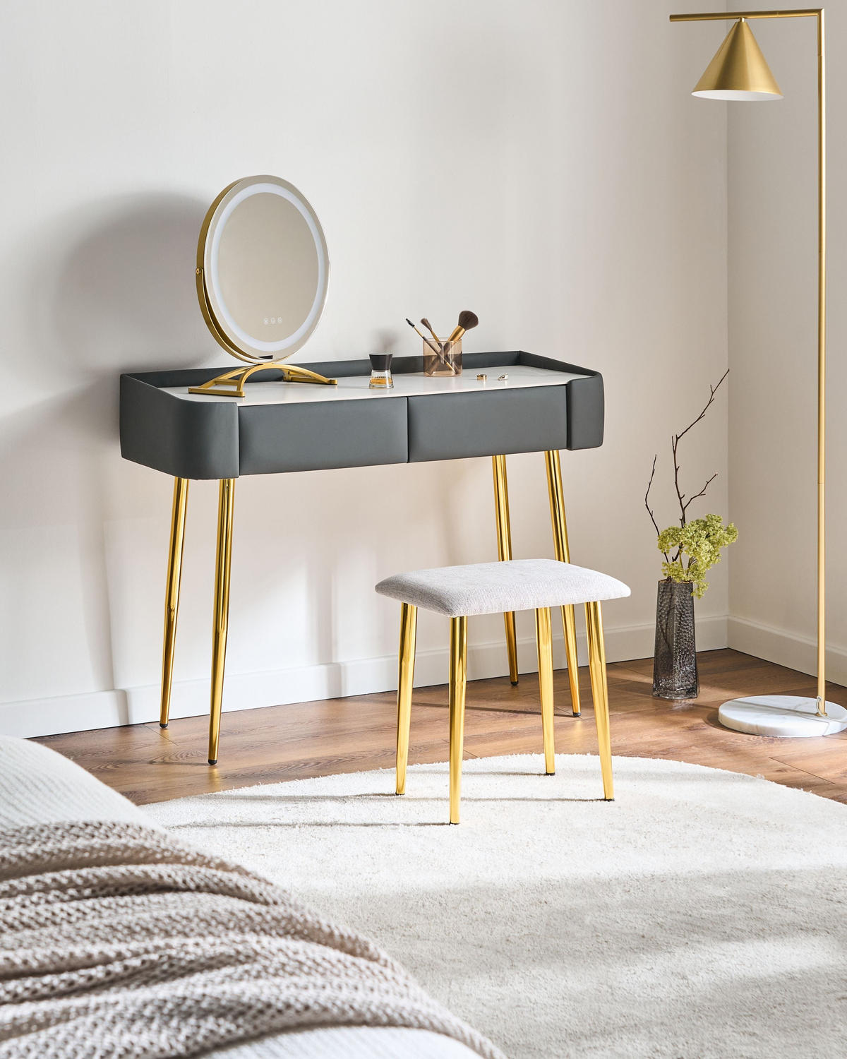 SCHMINKTISCH mit rundem LED-Spiegel Hocker 2 Schubladen grau/gold Surin - Goldfarben/Weiß, Holzwerkstoff (100/133/41cm) - Beliani