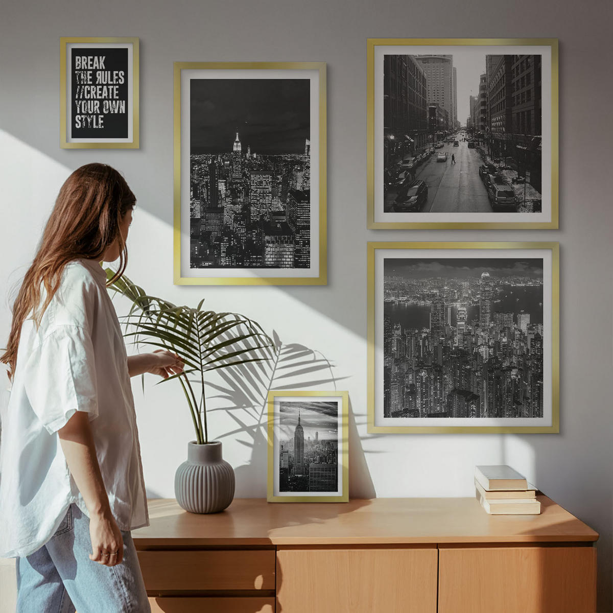 WANDBILDER 5er Set - 50x50 cm & 20x30 cm & 40x60 cm Goldrahmen - Inspiration für Schwarz-Weiß-Darstellungen von Stadtstraßen - Goldfarben, Kunststoff (40/60cm) - ArtPrintCave