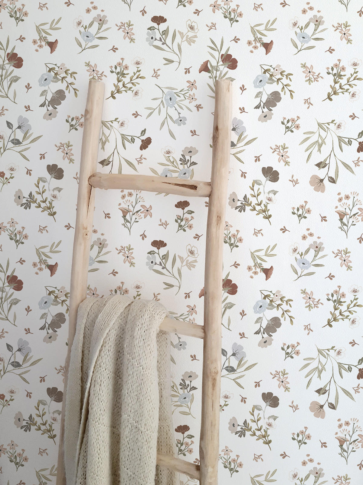 VLIESTAPETE Lilydale Blumen 50 cm x 10 m, weiß - Multicolor, Papier (50/1000cm) - Lilipinso