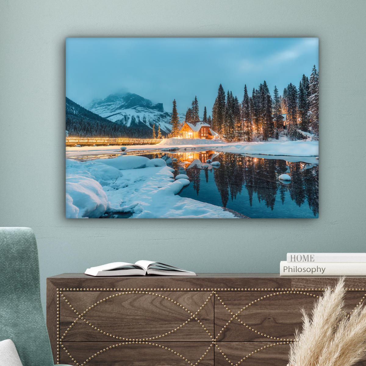 LEINWANDBILD Winterlandschaft - Natur - Haus - Berge - Schnee Wandbilder 80x60 cm - Hellblau, Textil (80/60cm) - MuchoWow