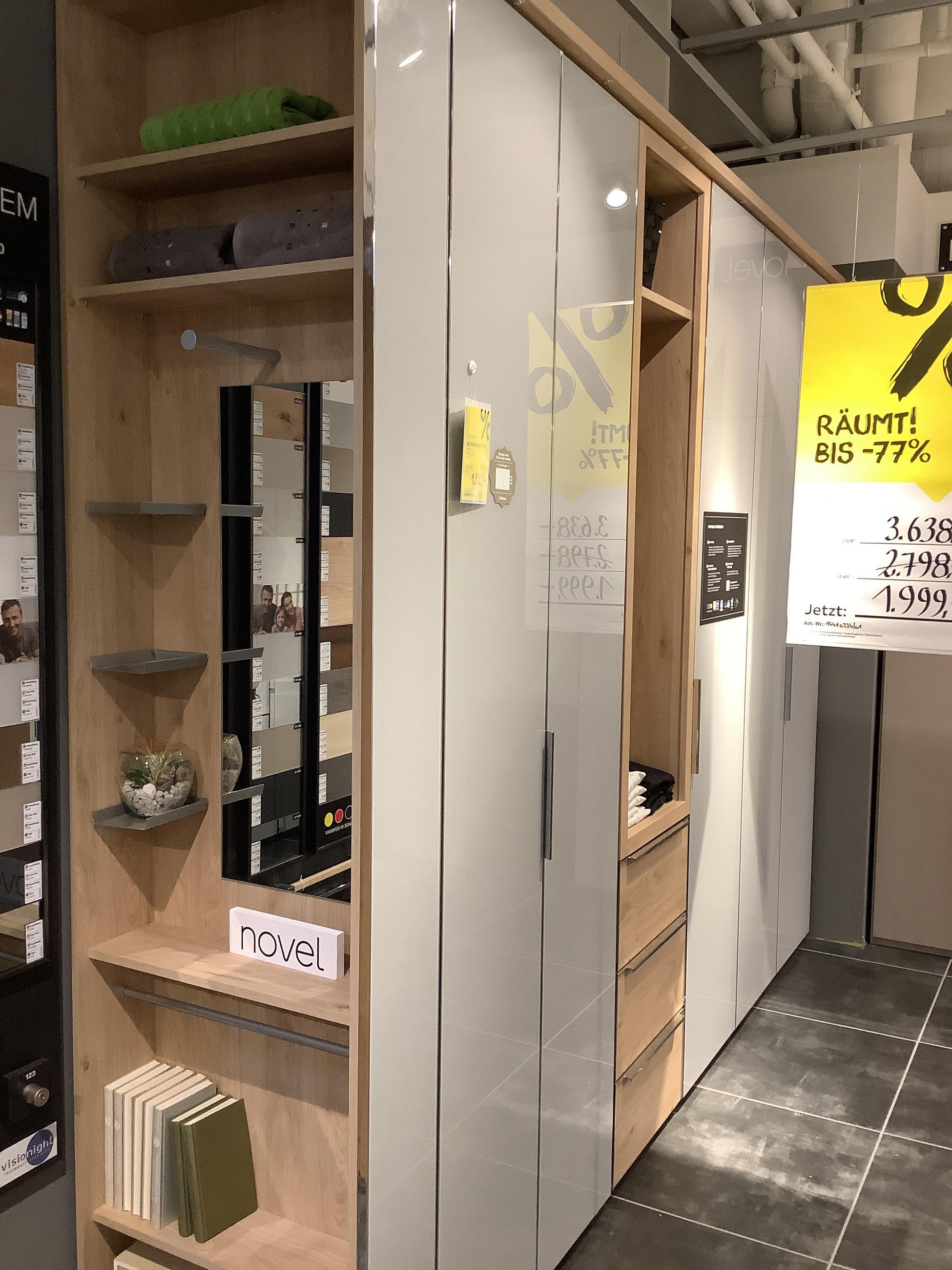 Schranksystem - Novel