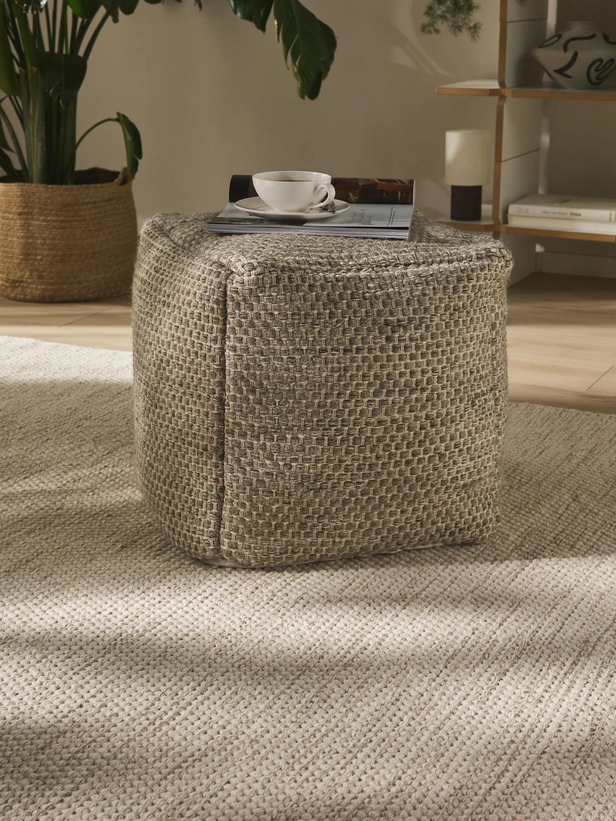 WOLL-POUF handgefertigt Rocco Taupe 45x45x45 cm - Taupe, Textil (45/45/45cm) - benuta Pure