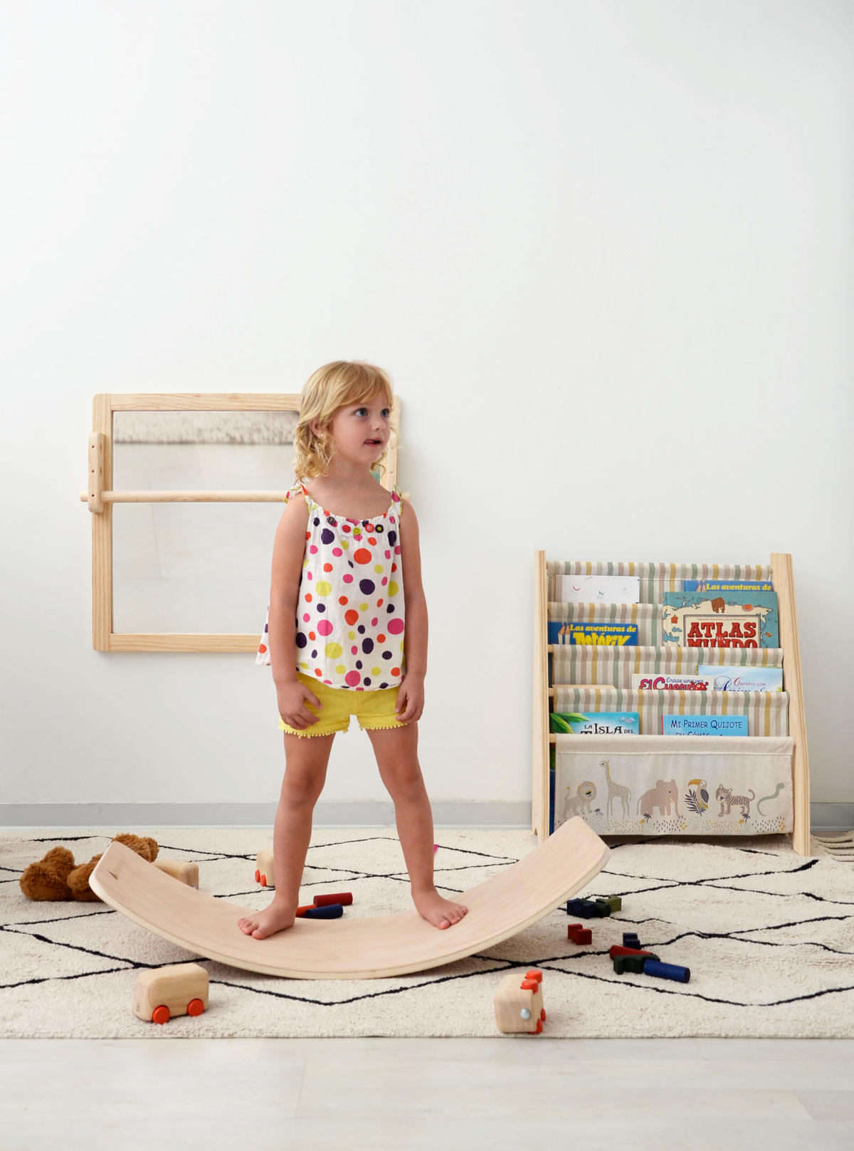 BÜCHERREGAL aus Kiefer-Sperrholz, afrikanisches Textil, Montessori-Stil. - Beige/Multicolor, Holz (31/71/61cm) - RNT By Really Nice Things