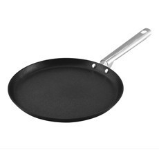 Kvalitní pánve na palačinky v XXXLutz.