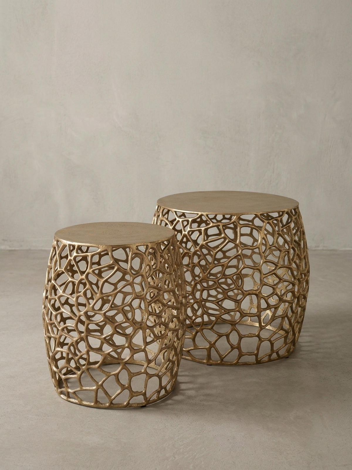 SATZTISCH Set – 2-teilig Aluminium Gold handgefertigt Aststruktur - Goldfarben, Metall (46/46/42cm) - KADIMA DESIGN
