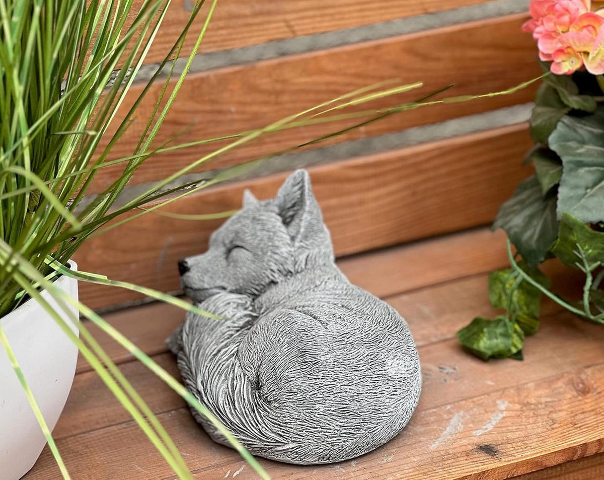 STEINFIGUR Fuchs Welpe Reini schlafend frostfest Steinguss massiv - Grau, Stein (20/11/12cm) - stoneandstyle