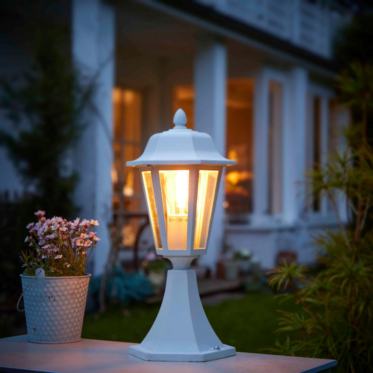 LED-GARTENLATERNE - moderne Außenlampe mit E27-Sockel für Innen- und Außenbereich - Weiß, Kunststoff (17/15/30cm) - Northpoint