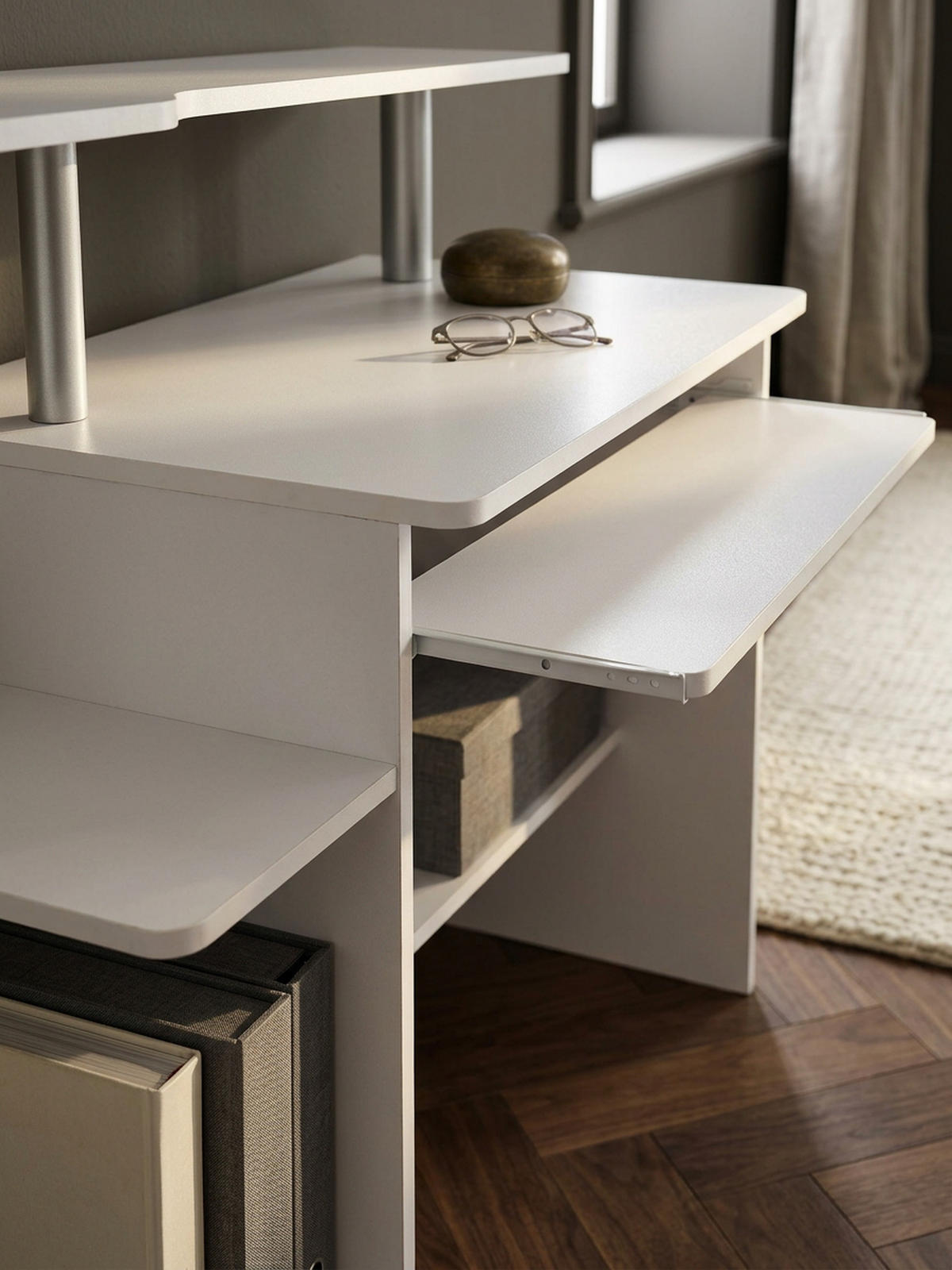 SCHREIBTISCH – Weiß, Tastaturauszug, Stauraum, zeitloses Design - Weiß, Holz (48/94/90cm) - KADIMA DESIGN