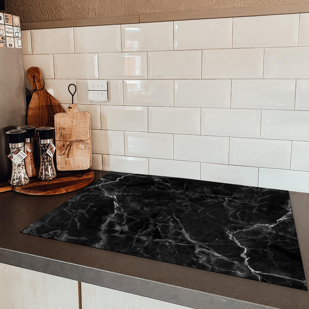 HERDABDECKPLATTE Marmor - Schwarz - Weiß - Textur - Marmoroptik Herdabdeckung Induktionsfeld 75x52 cm - Silberfarben, Kunststoff (75/52/0.2cm) - MuchoWow