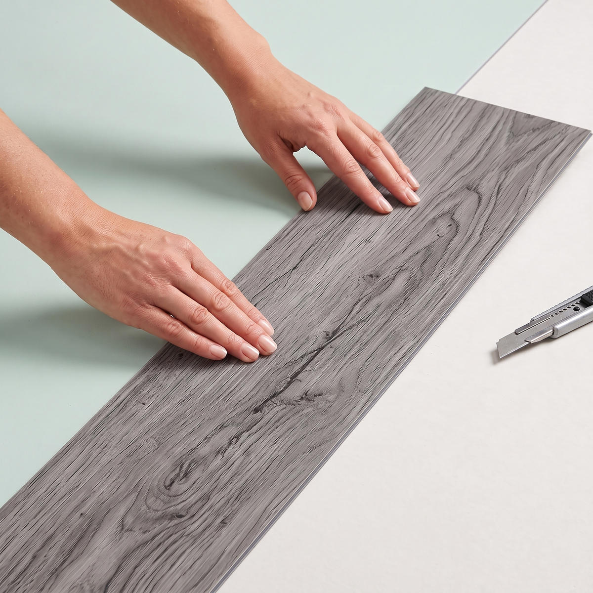 VINYLBODEN Eiche grau 36er-Set selbstklebend - Grau, Kunststoff (91.4/15.2/0.2cm) - Relaxdays