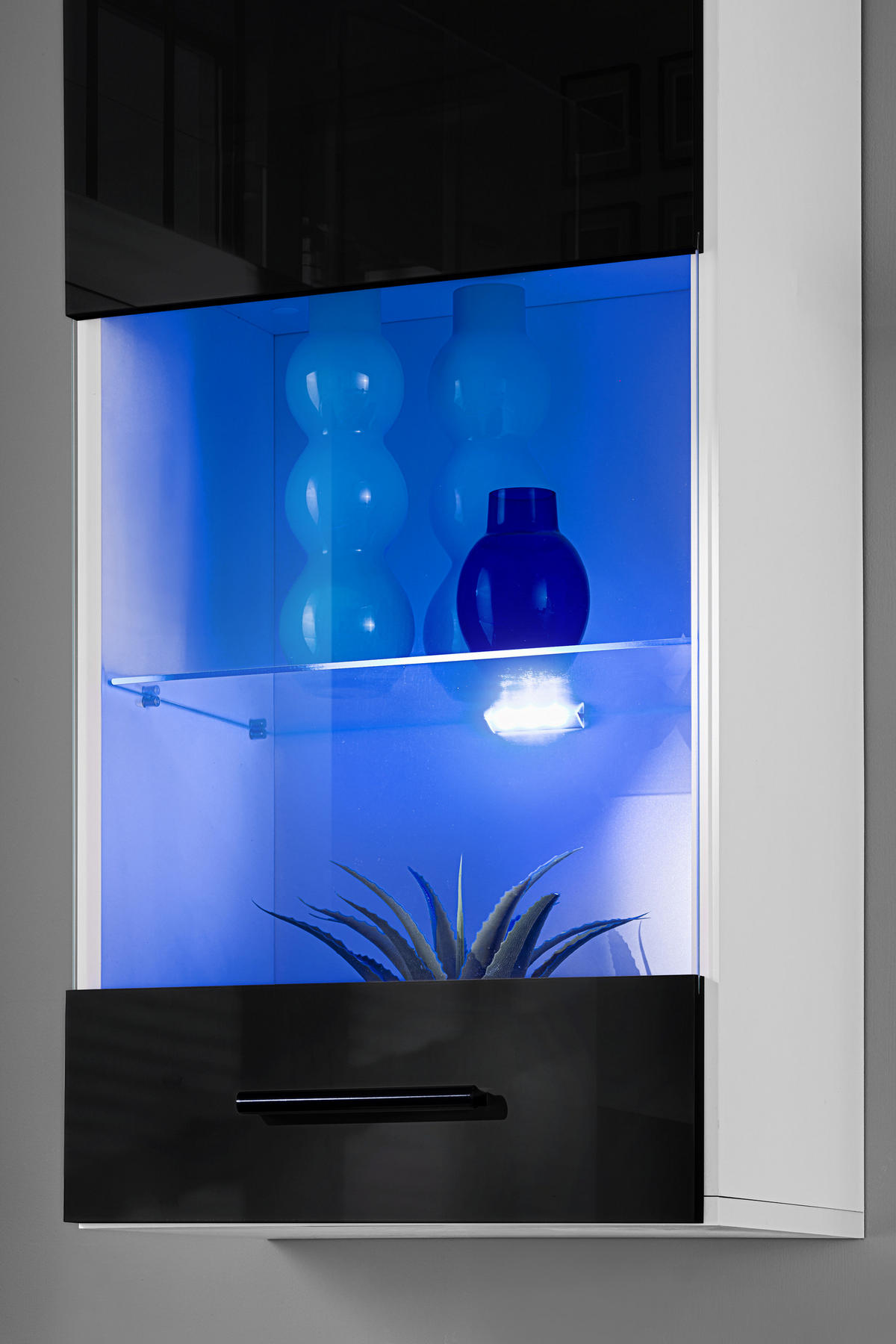 WOHNZIMMERSET VARALLO, 6er-Set, Weiß, Front Hochglanz Schwarz , LED Blau - Schwarz/Weiß, Glas/Holzwerkstoff (200/190/45cm) - Komodee