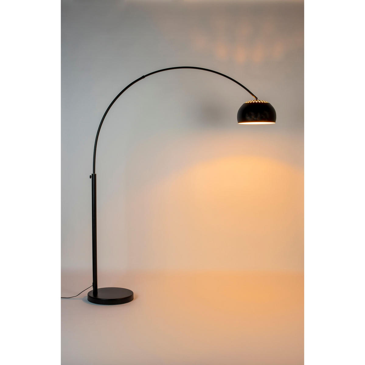 STEHLAMPE Metal Bow Schwarz - Schwarz, Metall (158/39/190cm) - Zuiver