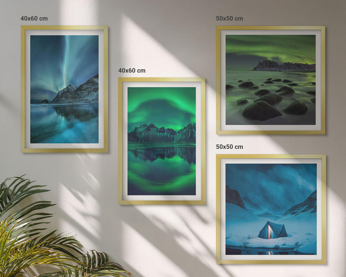 BILDER SET 4er Set - 50x50 cm & 40x60 cm Goldrahmen - Winterlandschaft mit Nordlichtern - Goldfarben, Kunststoff (50/50cm) - TULUP