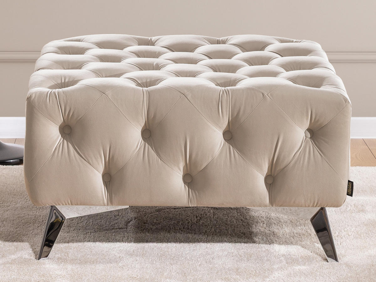 HOCKER Chesterfield Whitby Beige Samt mit silbernen Füßen - Beige/Silberfarben, Holz/Textil (80/45/80cm) - S-Style Möbel