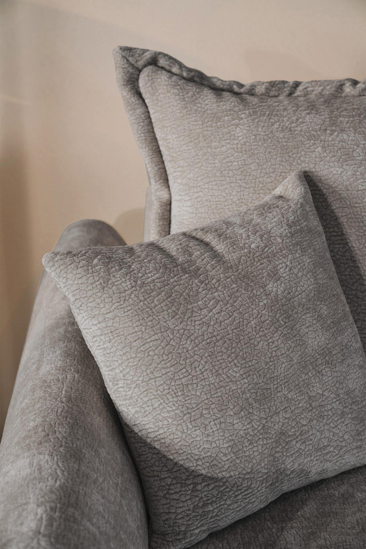 ROHOVÁ SEDAČKA Cushi, levý roh, šedá žinylka - šedá/černá, textil/plast (252/183cm) - Selsey