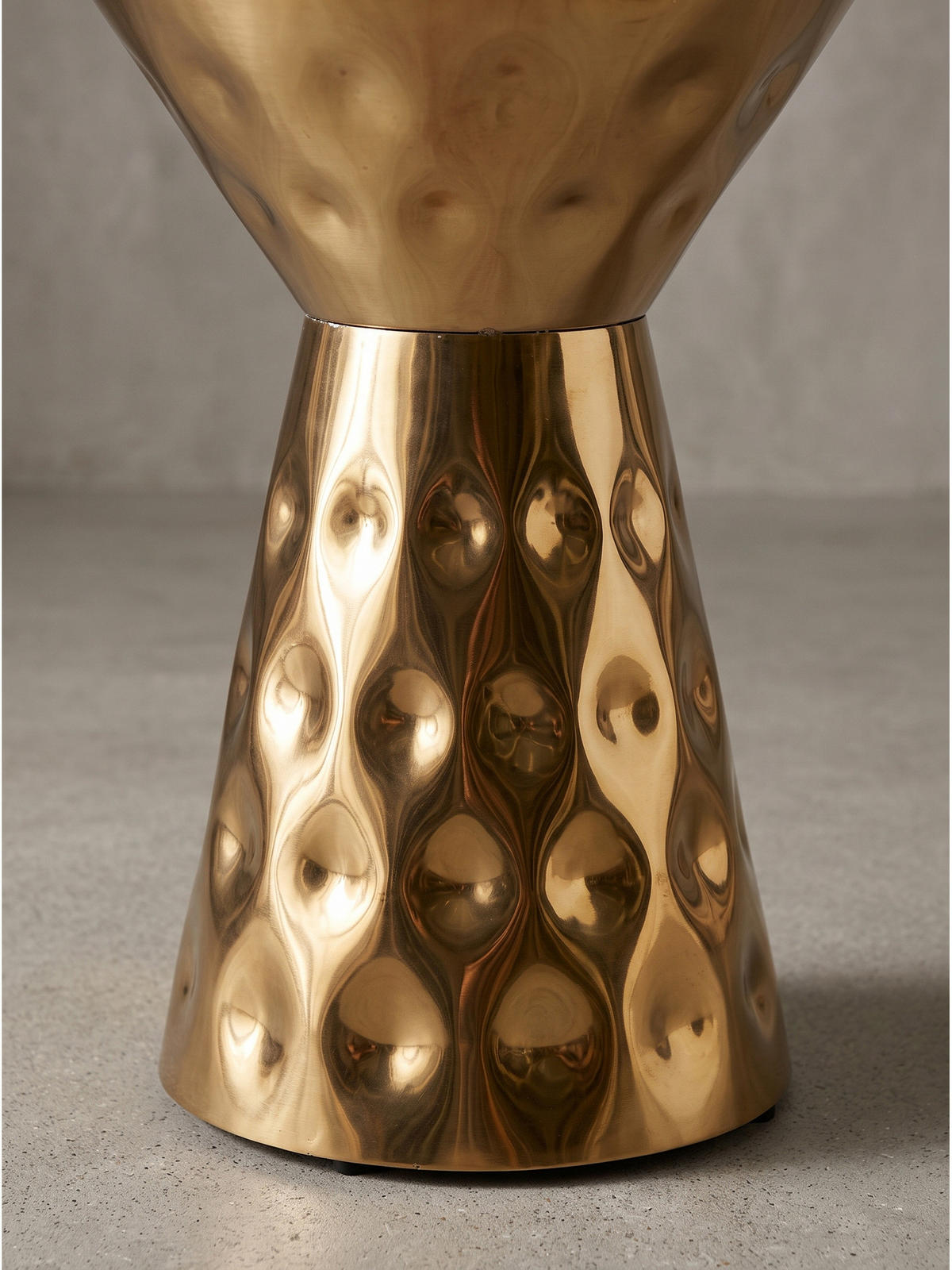 BEISTELLTISCH MAYENNE, Aluminium, handgefertigt, Gold, Ø 36 x 51 cm - Goldfarben, Metall (36/36/51cm) - KADIMA DESIGN