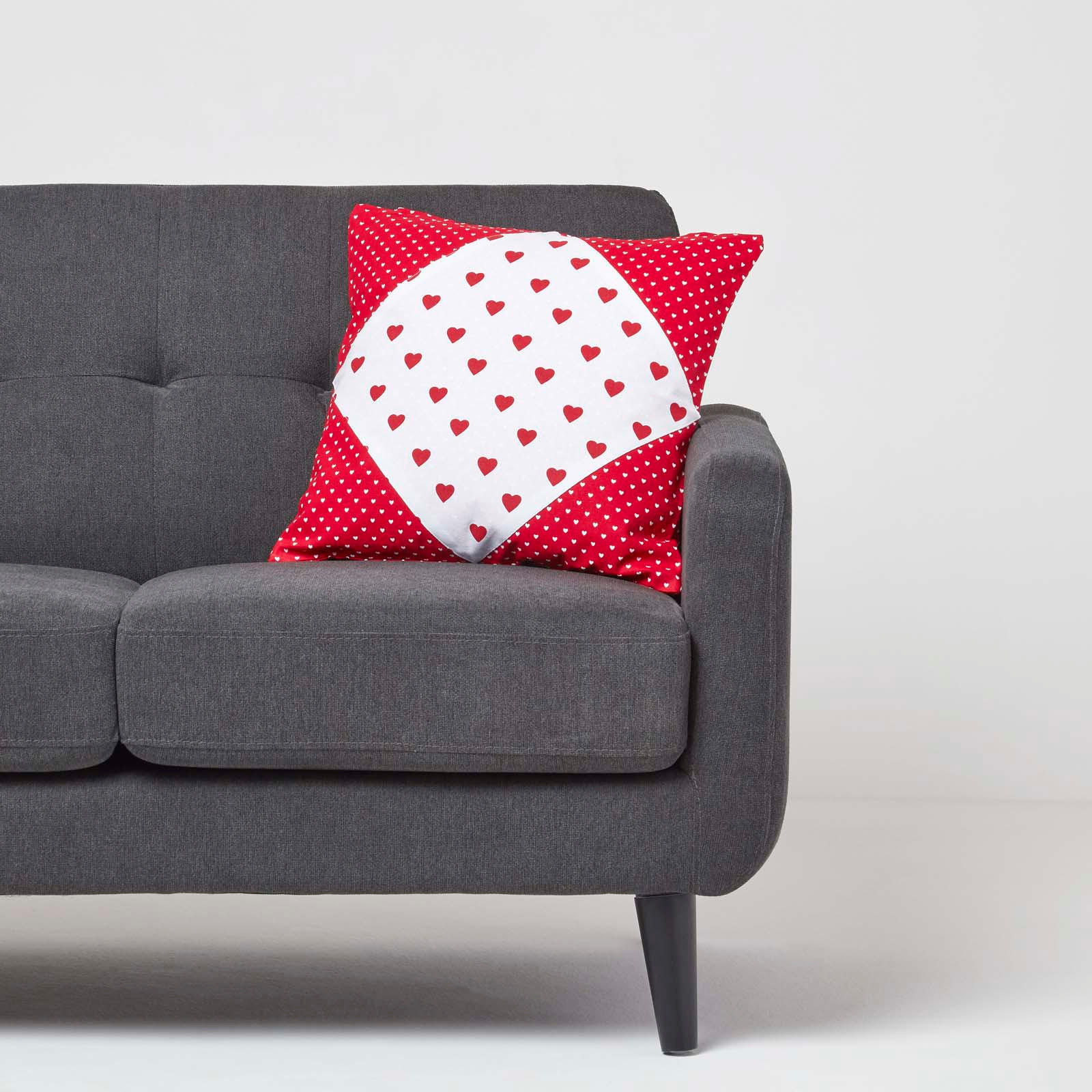 PATCHWORK-KISSENHÜLLE Herzen 45/45 cm - Rot, Textil (45/45cm) - Homescapes