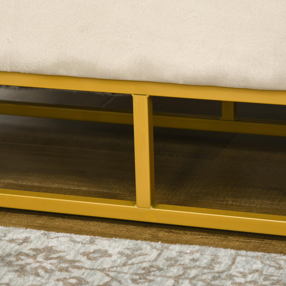 TRUHENBANKDE-07210 mit Knopfheftung und Flanelloptik Goldbeine - Beige, Metall (44/49/110cm) - ComfortXL