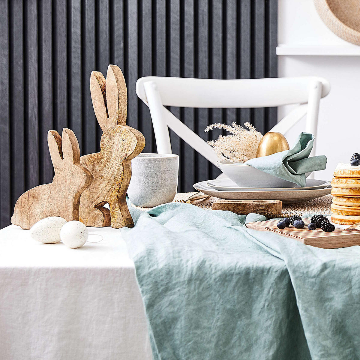 DEKOHASE Easter aus Holz - Braun, Holz (2.5/18/13cm) - Butlers