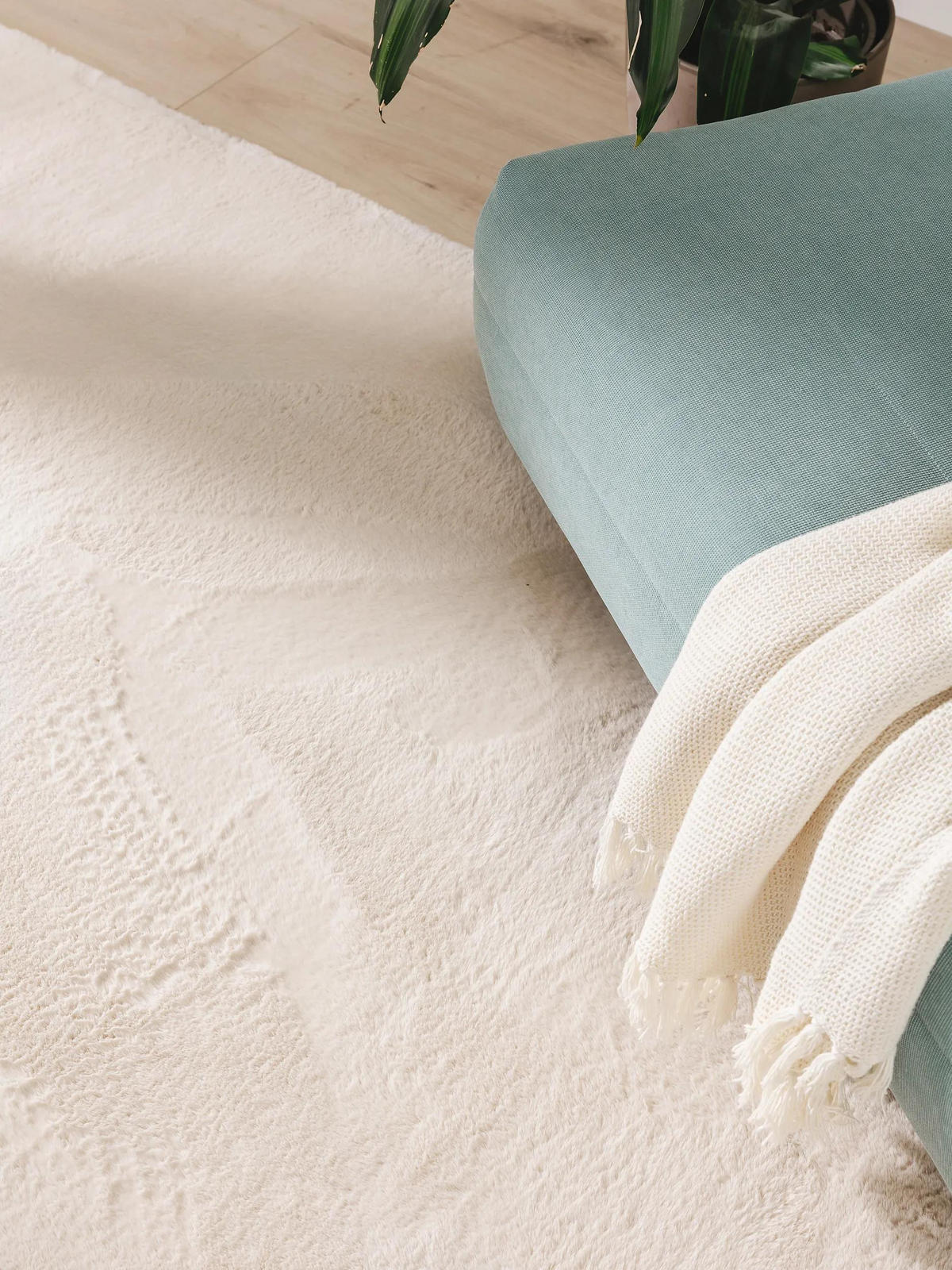 PREPROGE iz umetnega krzna Furry bež 140x200 cm - bež, umetna masa (140/200cm) - benuta