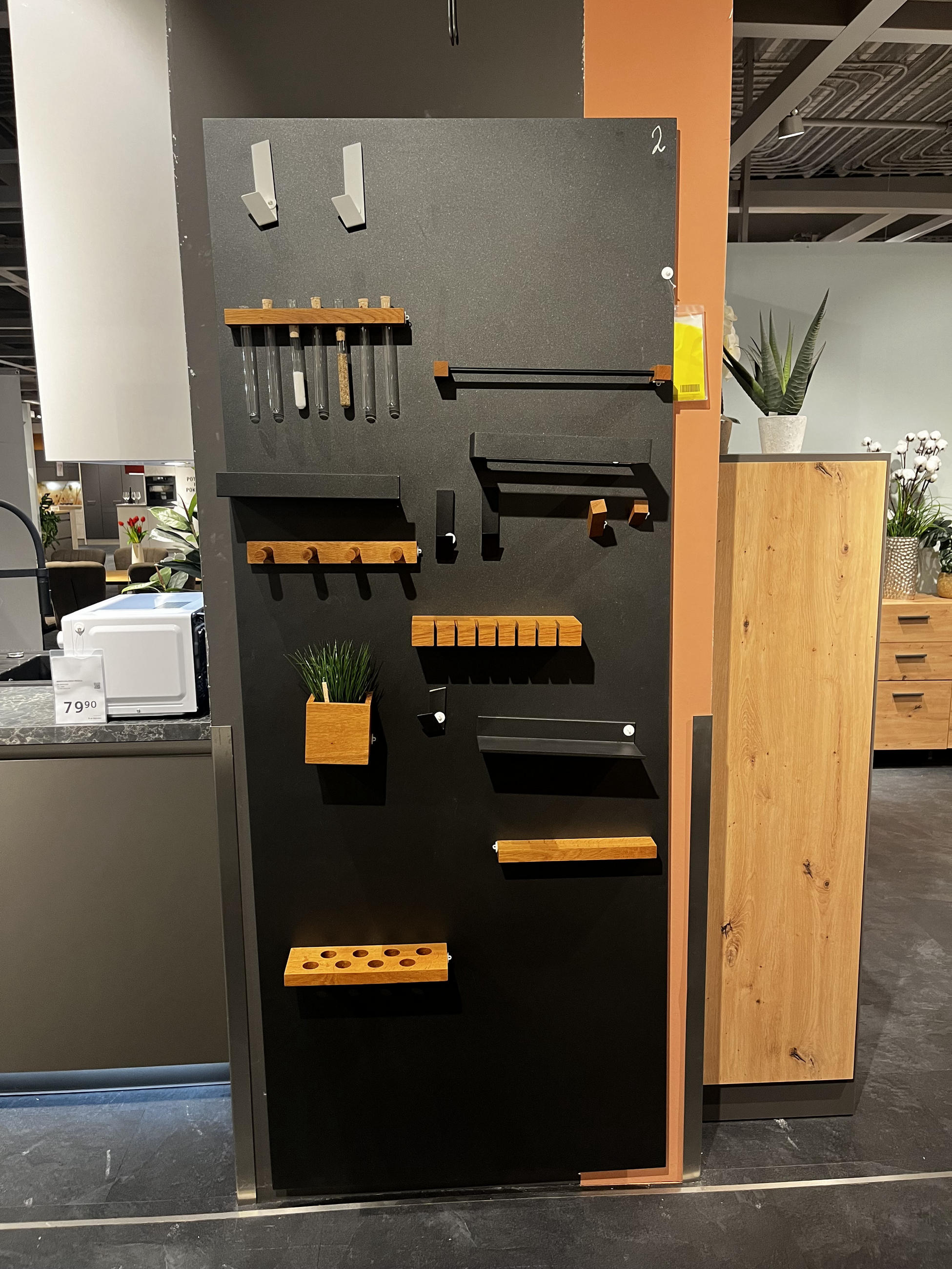 STENSKA NIŠA Z DODATKI