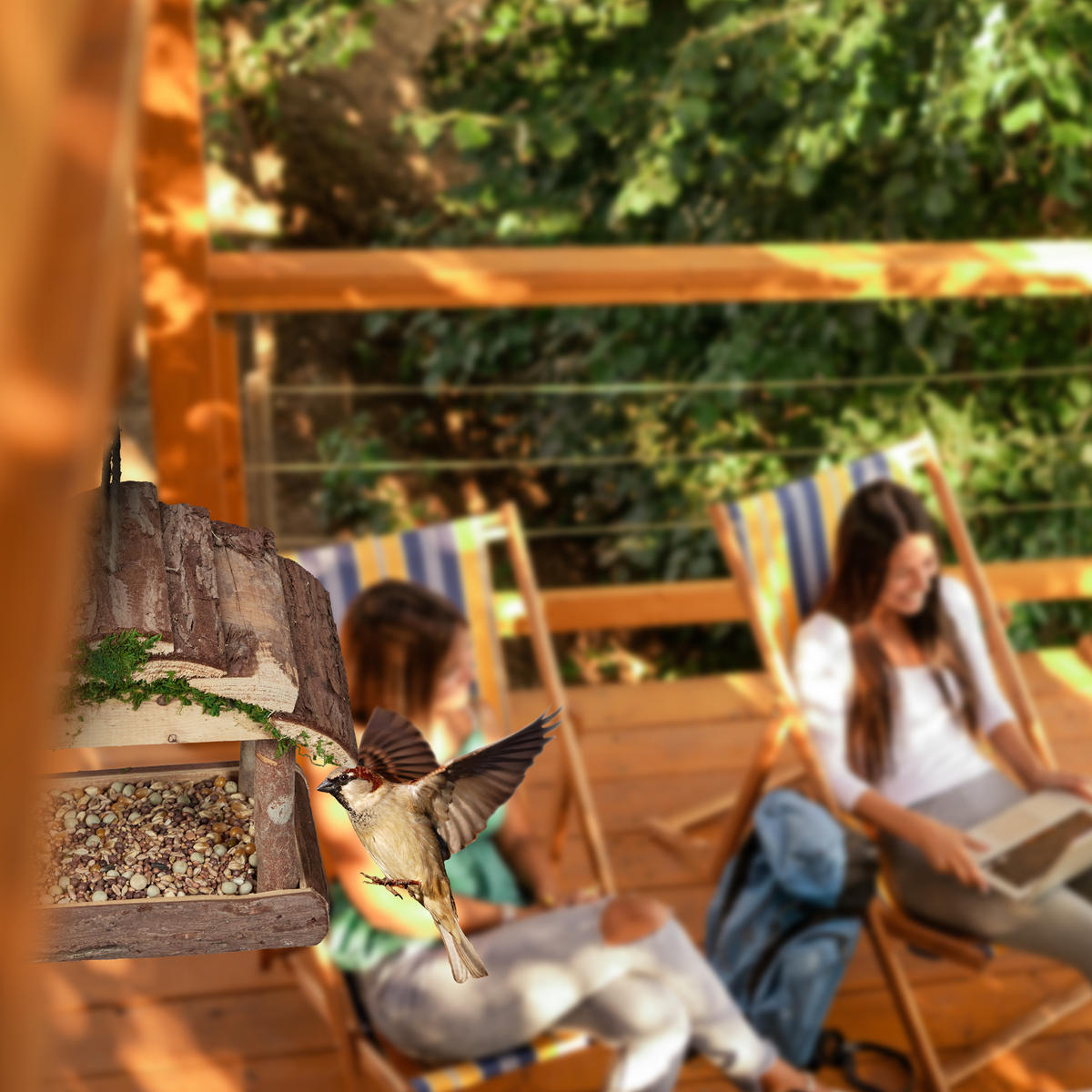 VOGELFUTTERHAUS - Braun, Naturmaterialien/Holz (22/19/16.5cm) - Relaxdays