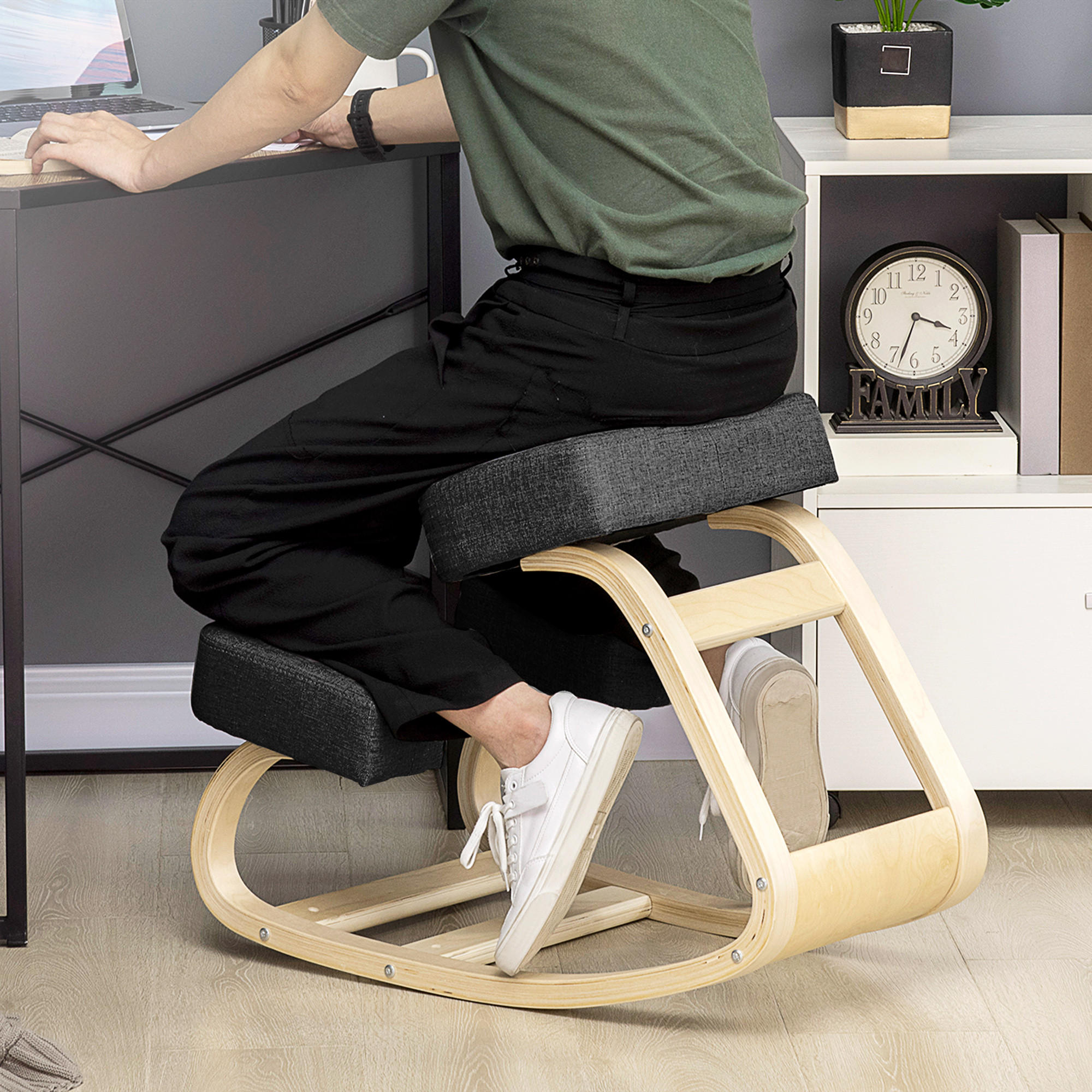 KNIESTUHL, ergonomischer Sitzhocker, Polsterhocker, 120 kg belastbar, Schwarz - Schwarz, Holz/Textil (51/58/69cm) - Vinsetto