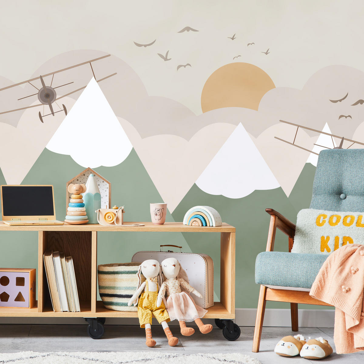 FOTOTAPETE für Kinderzimmer Berge Flugzeuge Wolken 300x210 - Beige/Orange, Papier (300/210cm) - Muralo