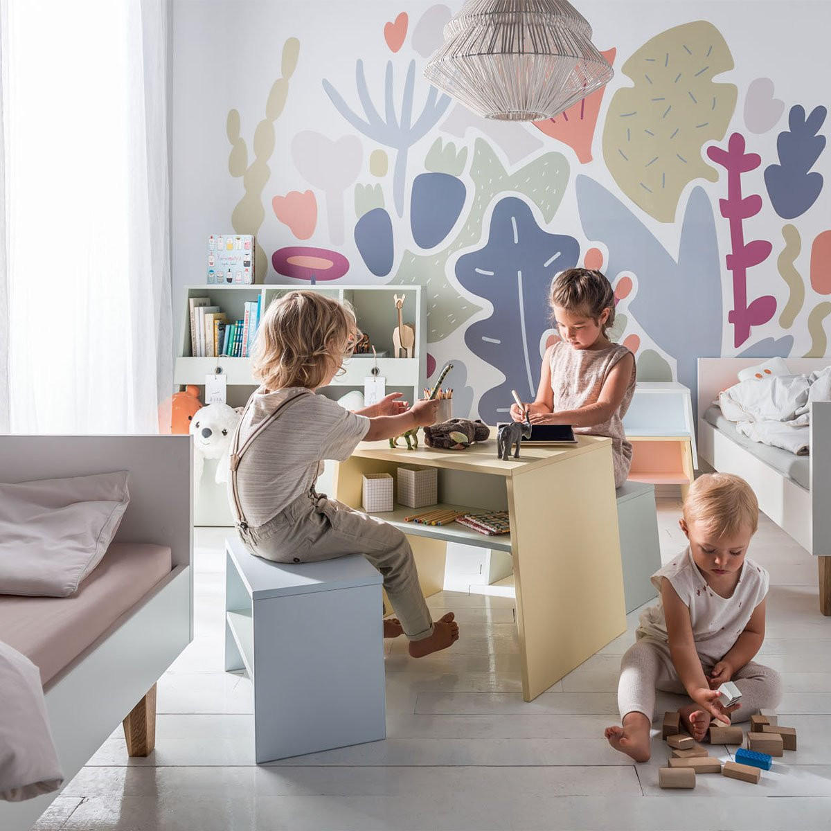 KINDERHOCKER mit Ablage - L46 cm - Tuli - Hellgelb, Holzwerkstoff (25/30.5/46cm) - Calicosy