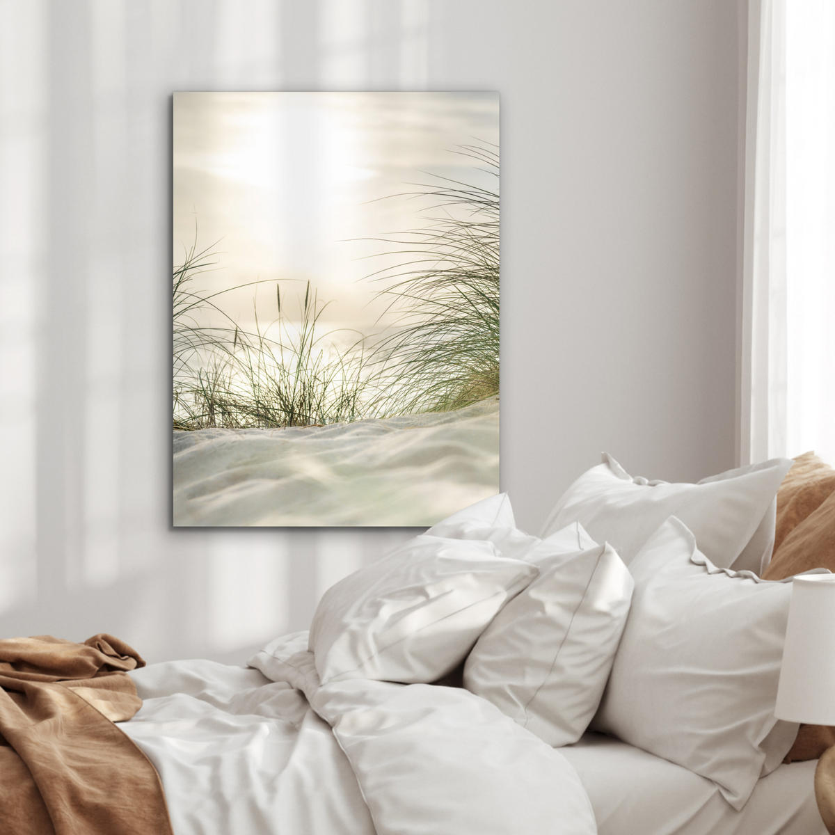 KOVOVÝ OBRAZ Duny s marramovou trávou pod slnkom nemeckého národného parku Schleswig-Holsteinisches Wattenmeer 60x80 cm - krémová, kov (60/80cm) - MuchoWow