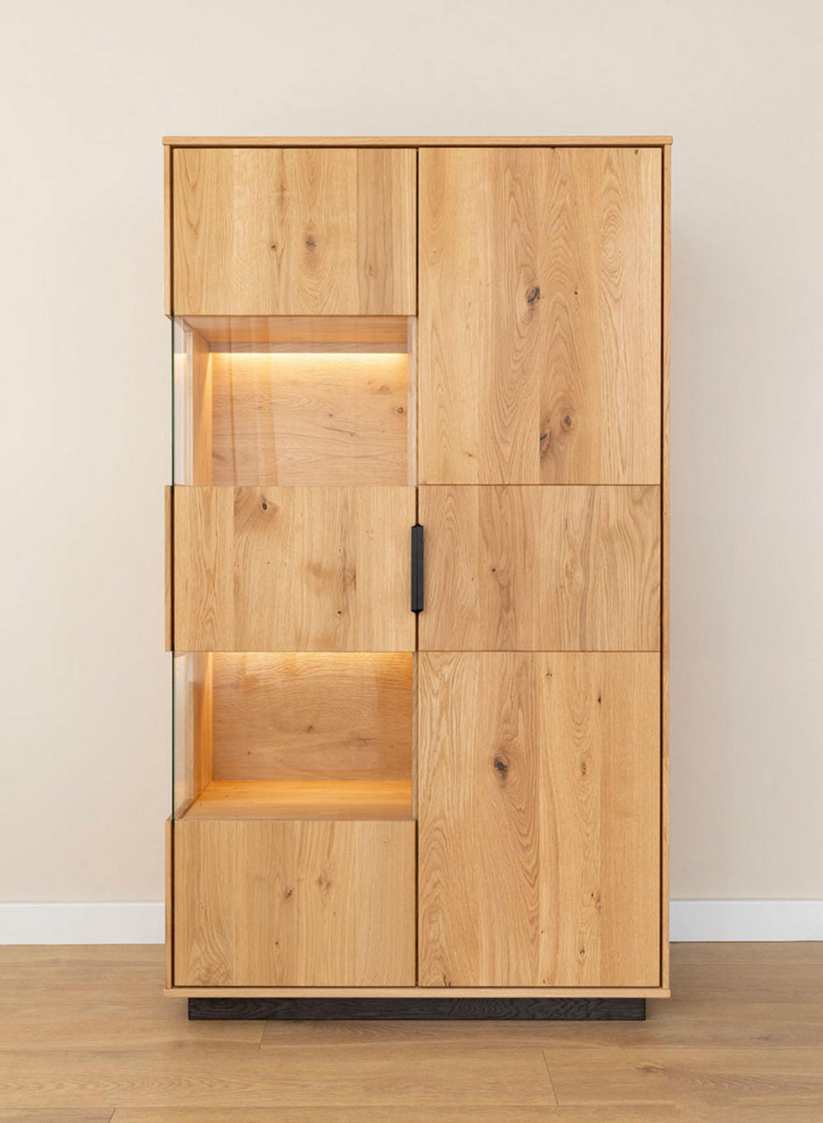 VITRINE Tirano Eiche Natur 83 / 39 / 147cm - Eichefarben/Schwarz, Holz/Metall (83/147/39cm) - Feldmann-Wohnen